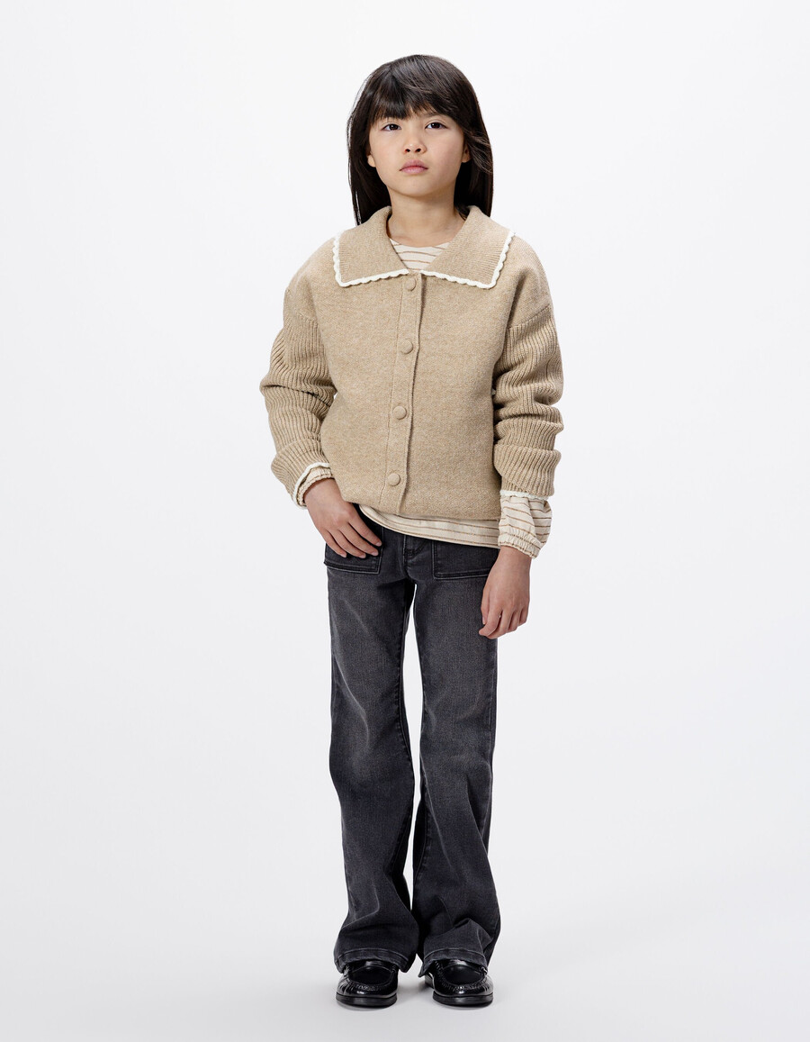 beige strickcardigan für mädchen mit gerippten ärmeln