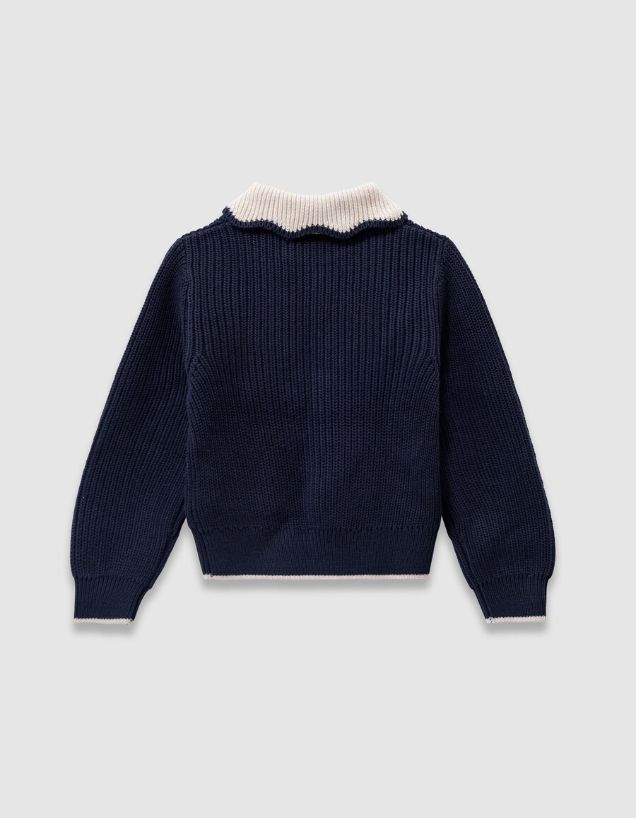 marineblauer strickpullover für mädchen ecrufarbener kragen paillettenbuchstabe