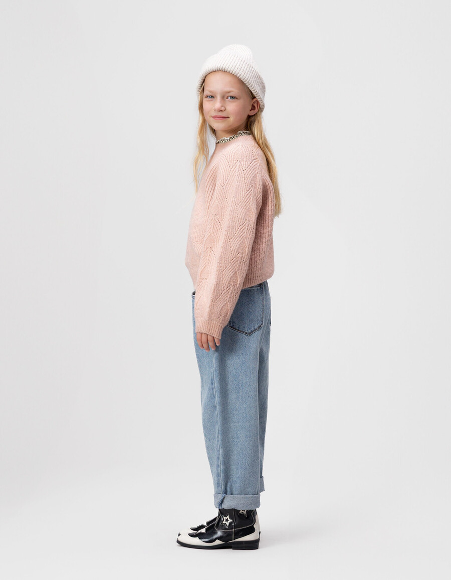 rosa strickpullover für mädchen mit jacquard-ärmeln