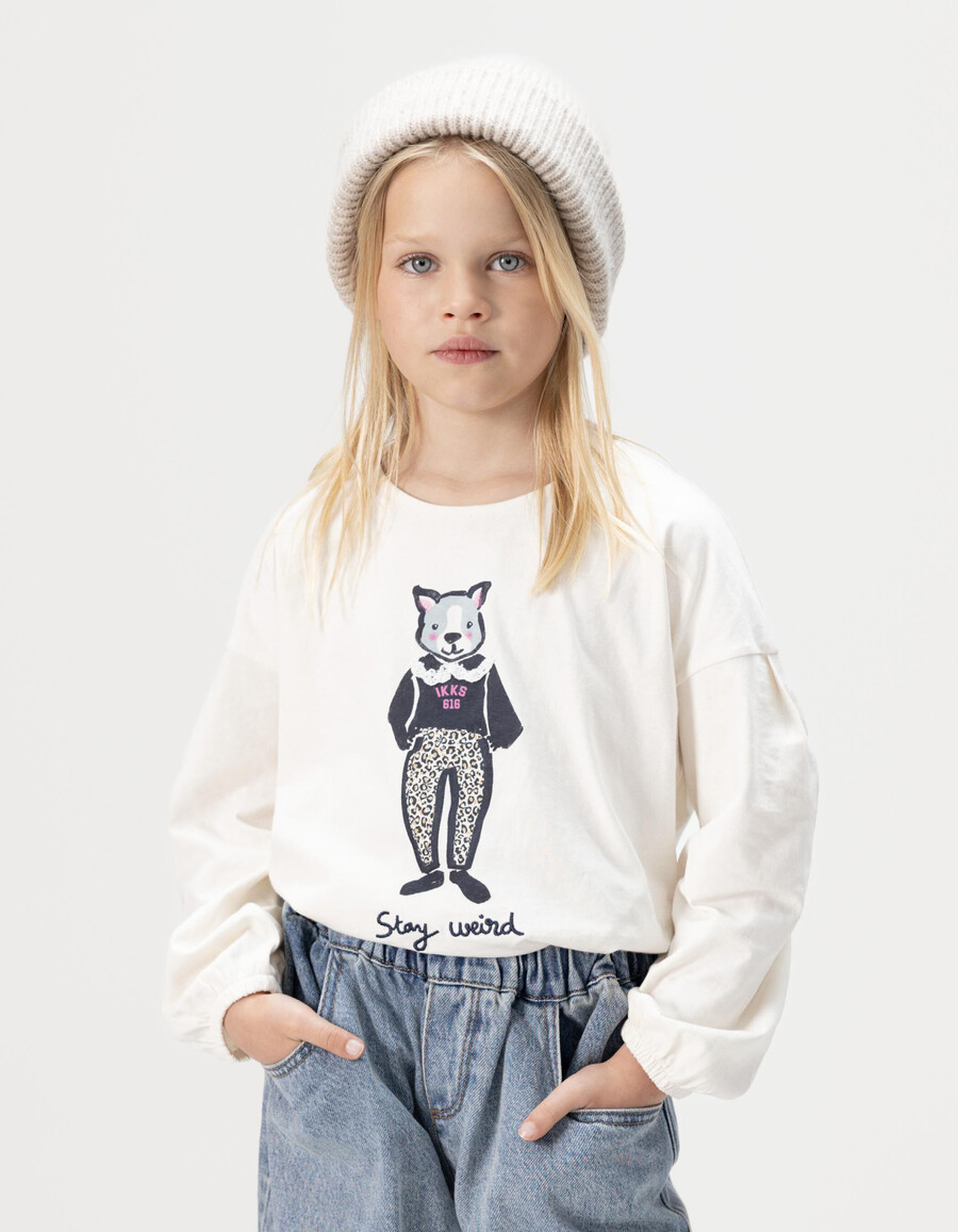 mädchen-t-shirt aus ecrufarbener bio-baumwolle mit kaninchenmotiv und 3d-spitzenkragen