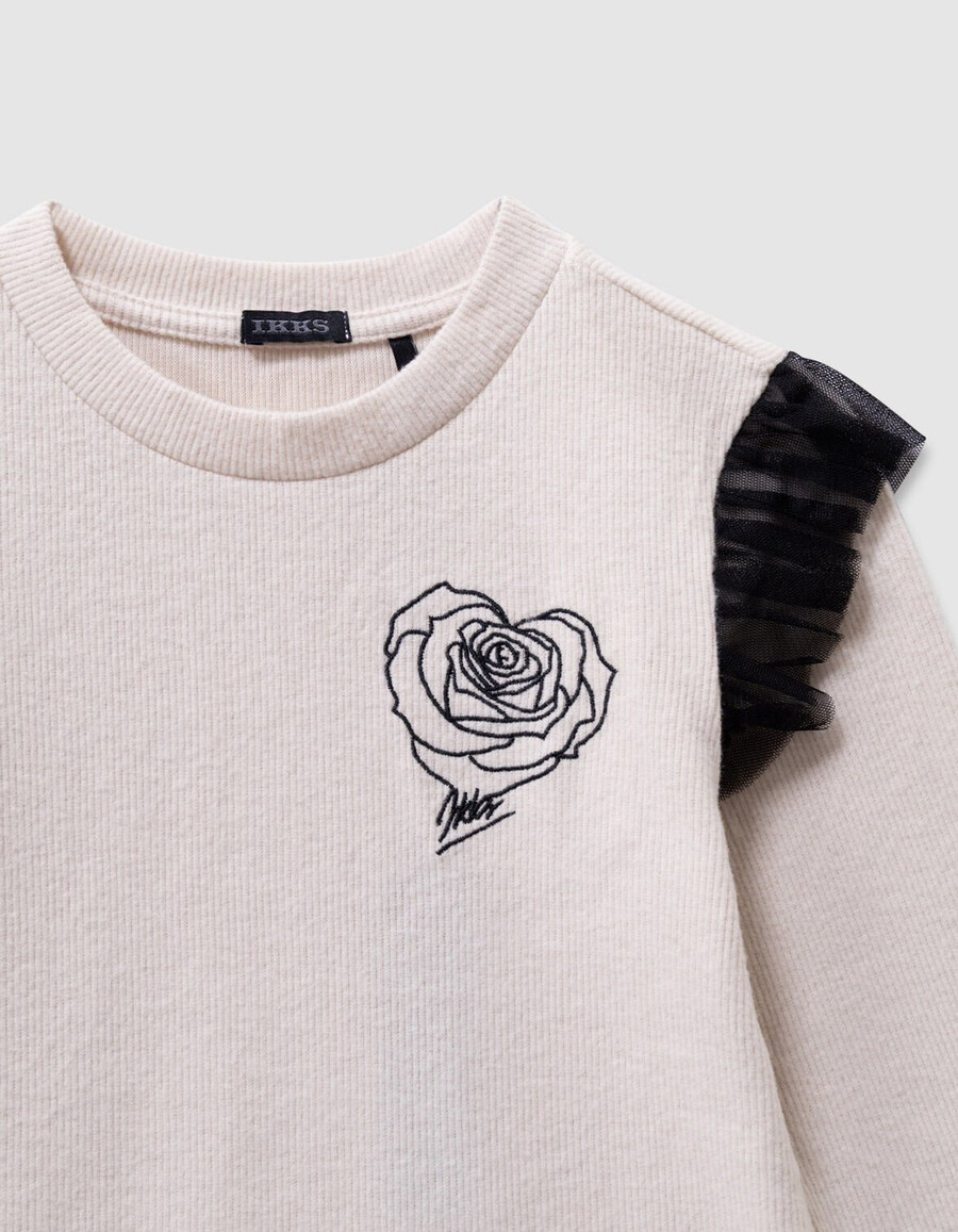 beigefarbenes mädchen-t-shirt mit rosenstickerei und tüllrüschen
