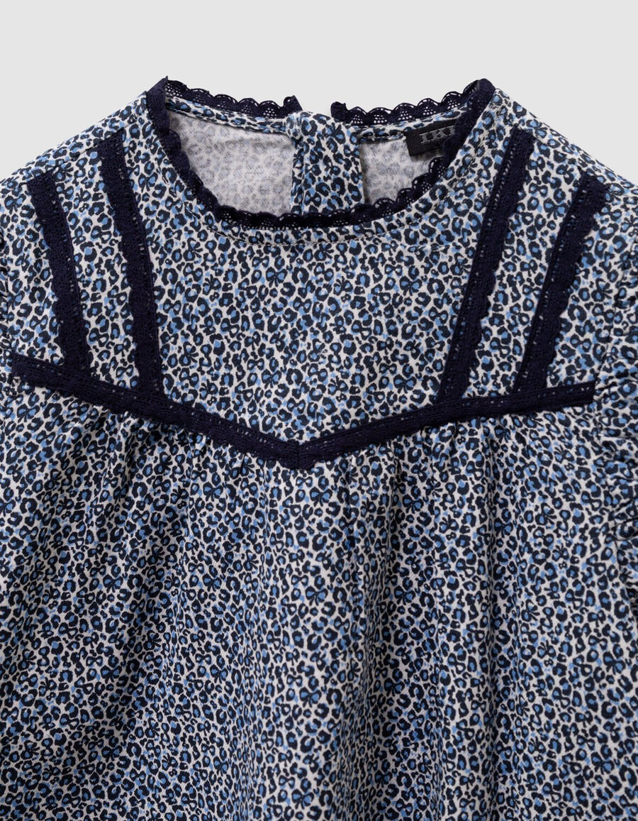 mädchenbluse in marineblau mit leoparden-schleifenmuster