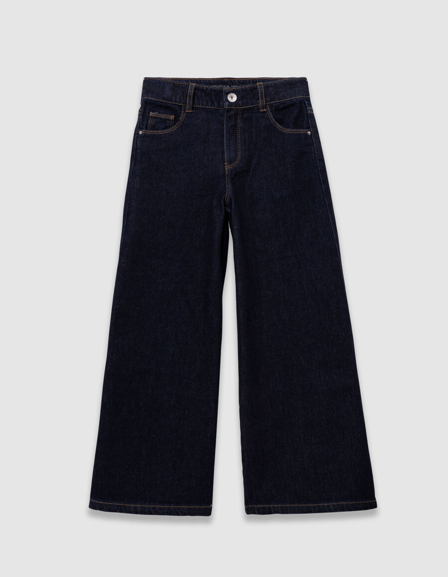 mädchen-jeans mit weitem bein blau mit passendem gürtel aus einem schal mit blumenmuster