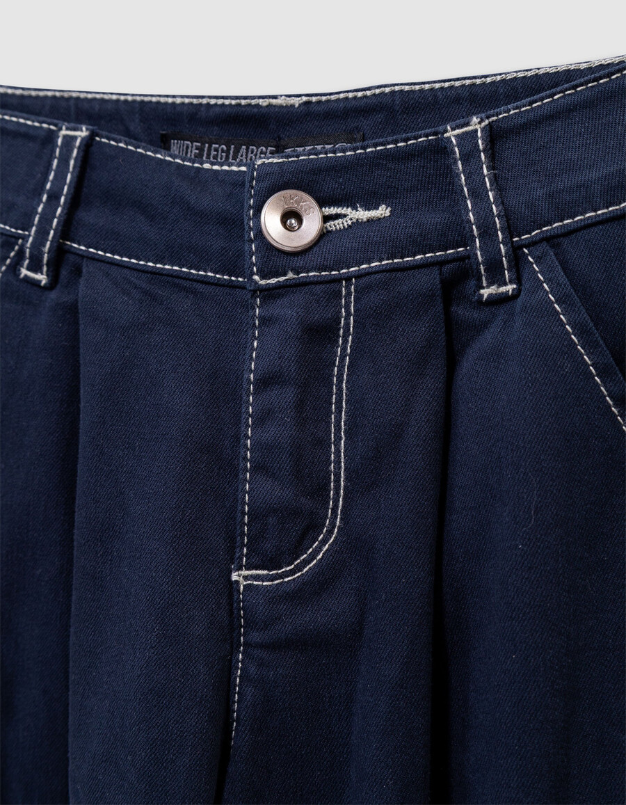 mädchen-jeans im cargo-stil mit weitem bein in marineblau