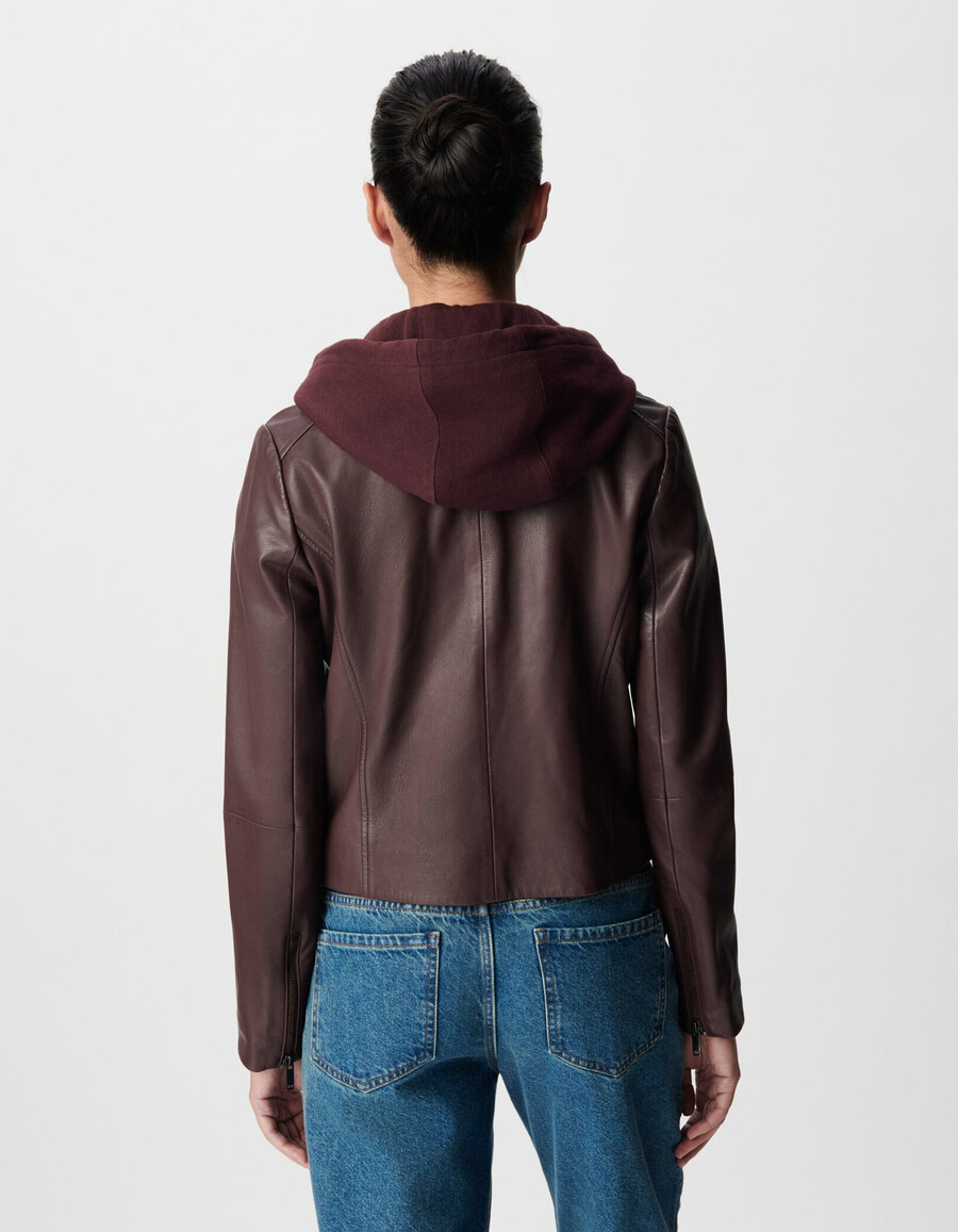 damen-bikerjacke aus burgunderrotem leder mit abnehmbarer kapuze