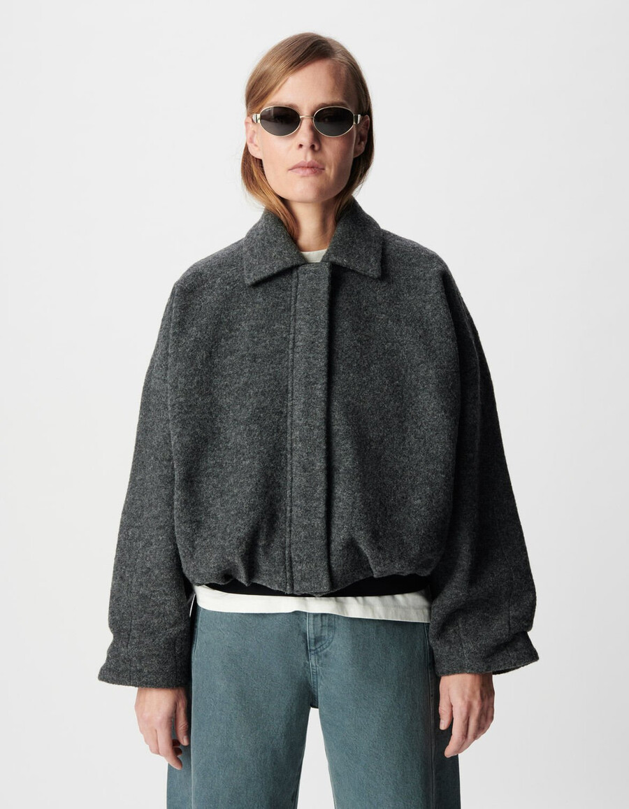 damen-oversize-jacke aus grauer gekochter wolle