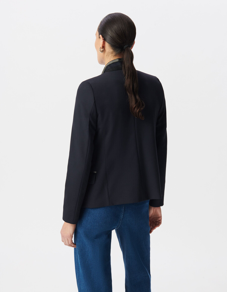damen-blazer in marineblau mit elegantem kragenband