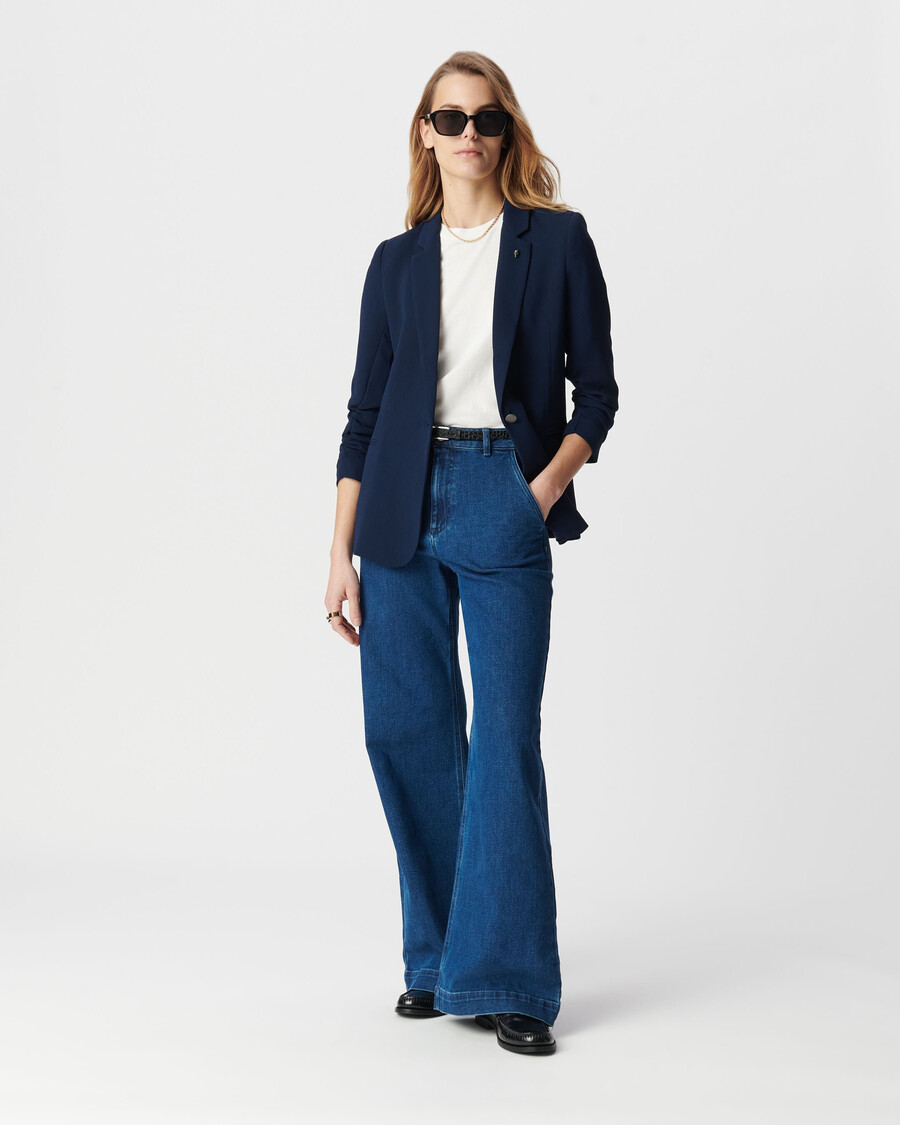 damen-anzugjacke in marineblau mit 34-ärmeln und raffungen