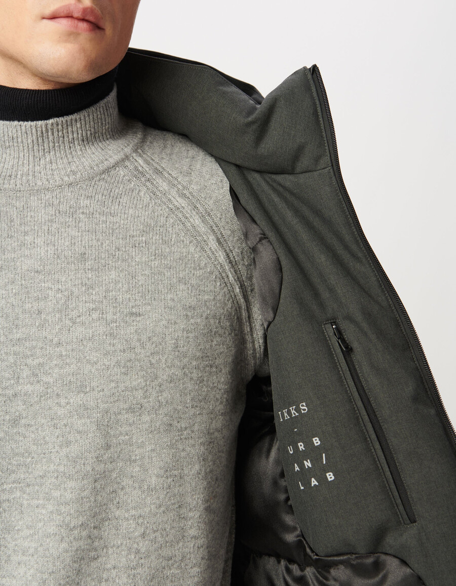 graue wasserdichte wattierte herrenjacke mit kapuze