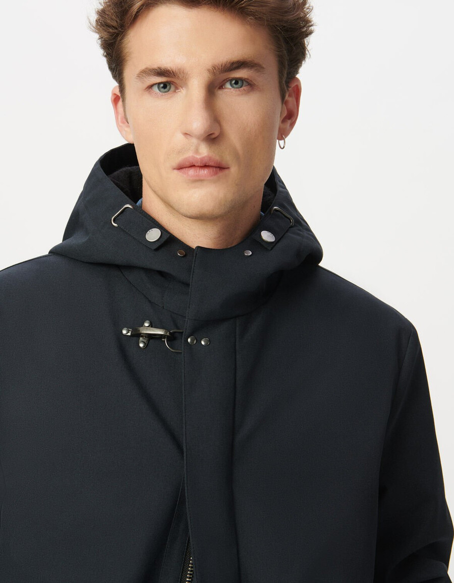 marineblauer mittellanger herren-parka mit kapuze