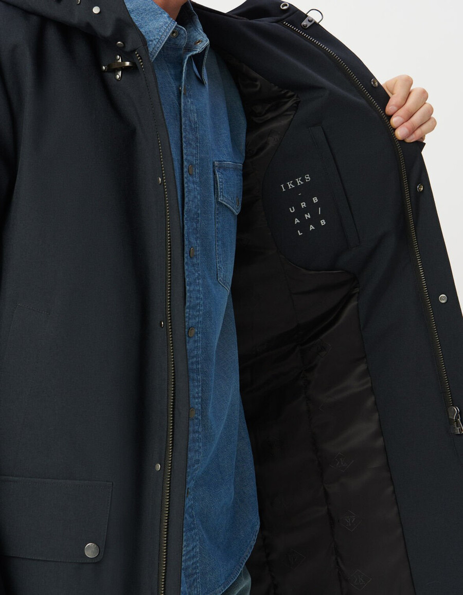 marineblauer mittellanger herren-parka mit kapuze
