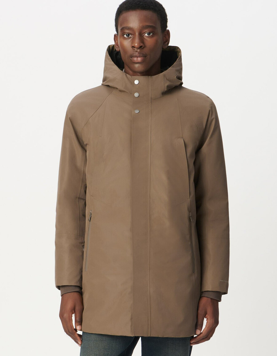 beige gesteppter wasserdichter und atmungsaktiver herrenparka