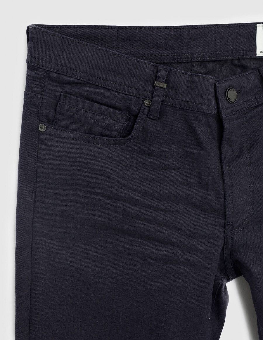 herren-jeans in schmaler passform marineblau