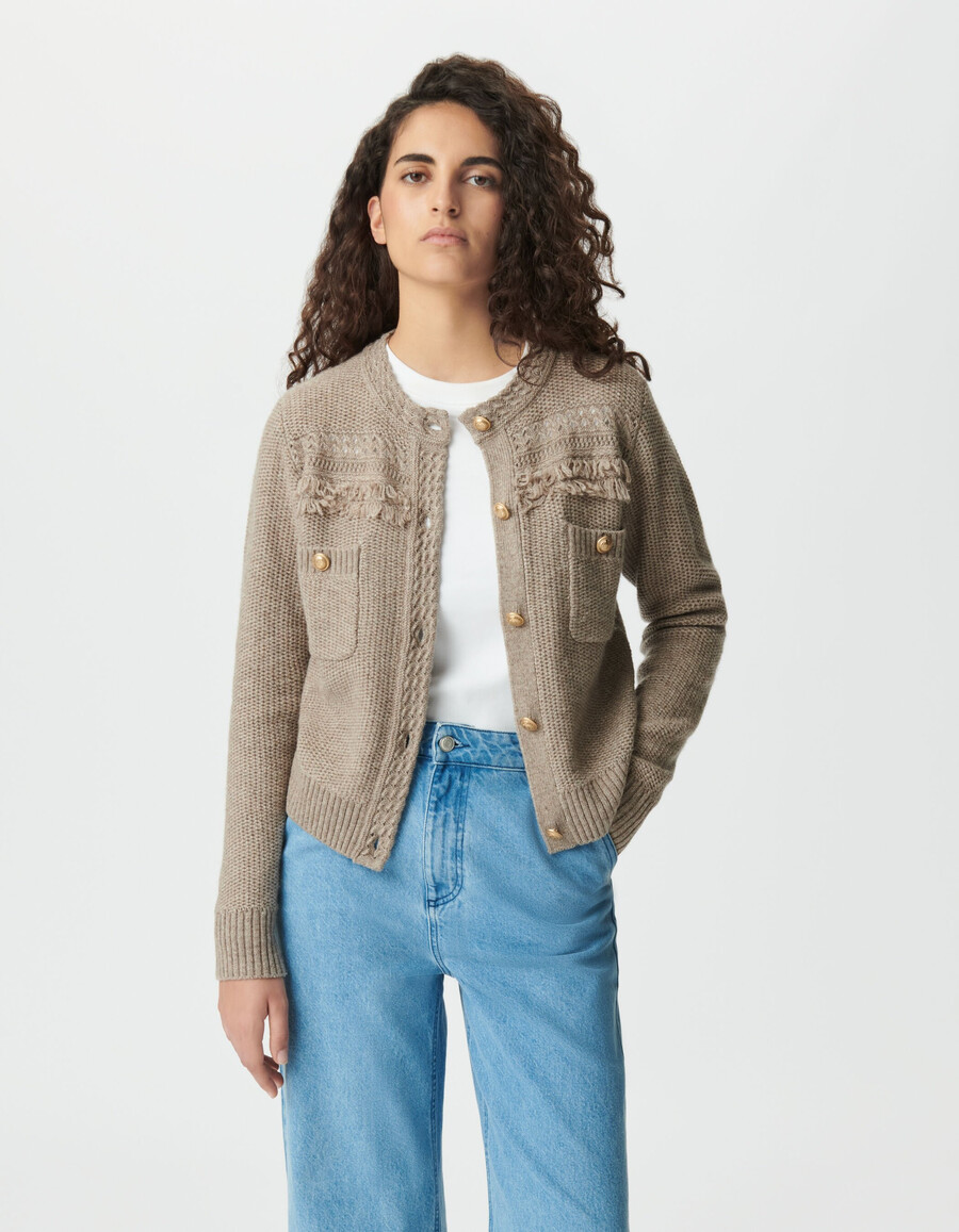 beigefarbene strickjacke für damen fransen goldene knöpfe