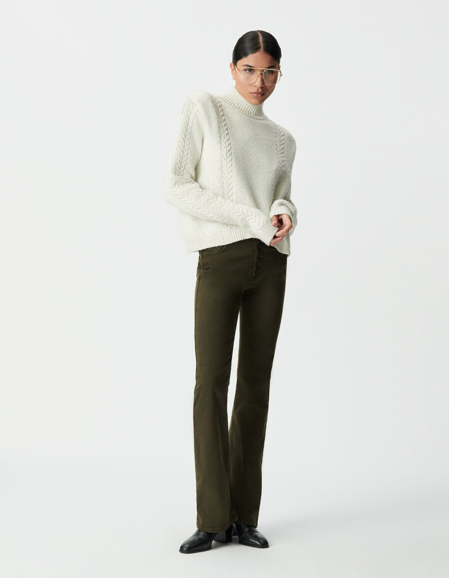 ecrufarbener damen-strickpullover mit lurex-extensions schulterklappen und zopfmuster