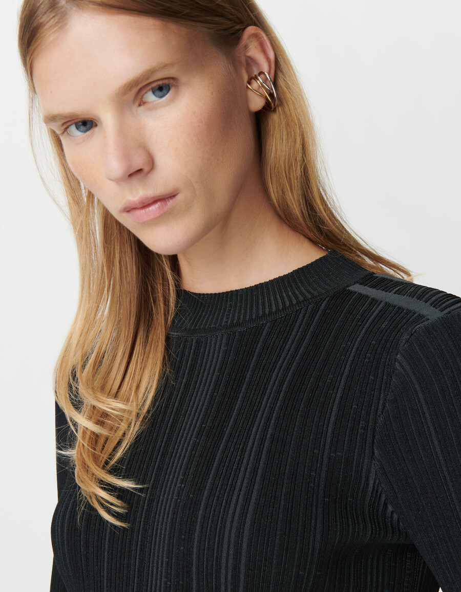 schwarzer gestreifter figurbetonter strickpullover für damen