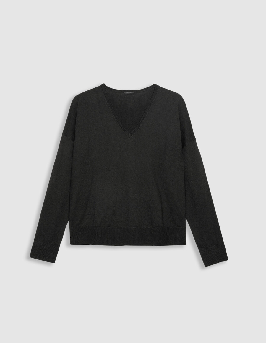 schwarzer fein gestrickter oversize-pullover mit v-ausschnitt für damen