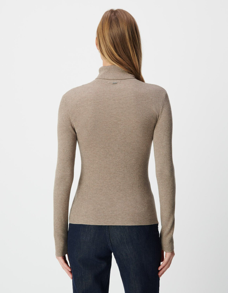 beigefarbener strickpullover mit rollkragen für damen
