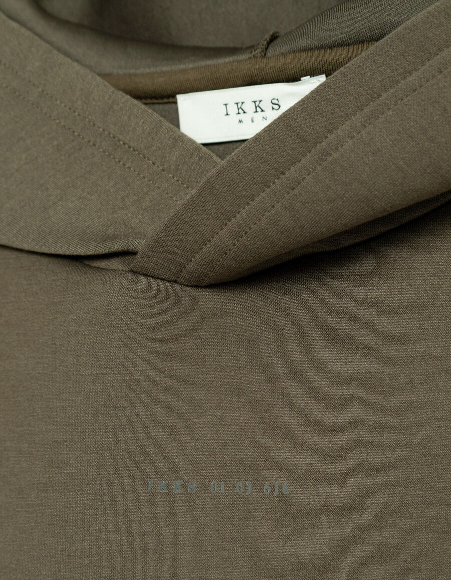 beigefarbener pflegeleichter herren-hoodie