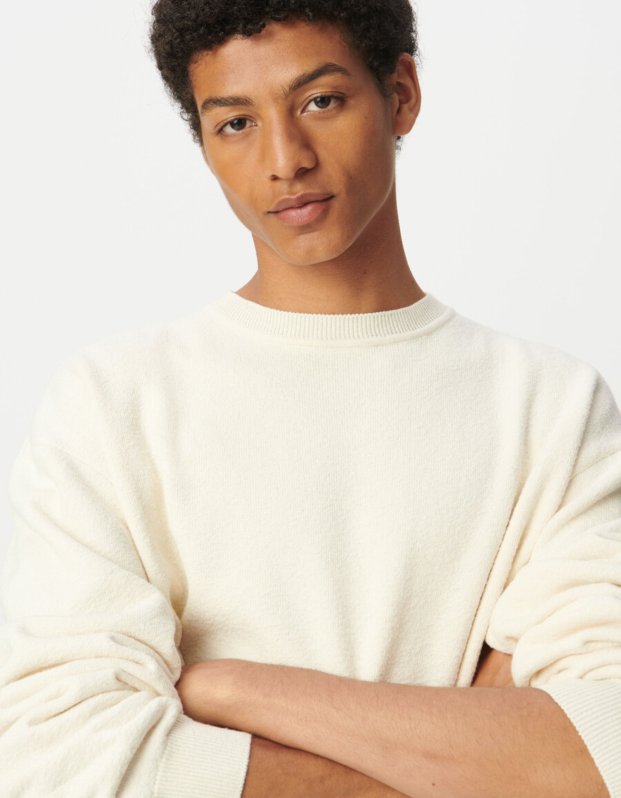 herren-sweatshirt aus ecrufarbenem strick mit bouclette-futter