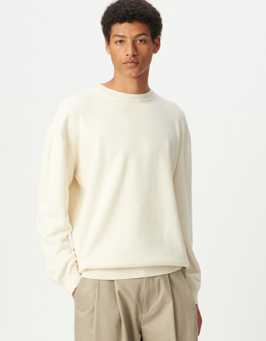 herren-sweatshirt aus ecrufarbenem strick mit bouclette-futter