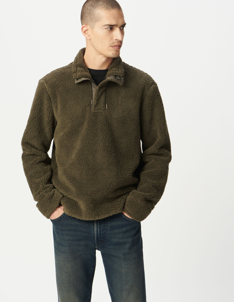 herren-sweatshirt aus khakifarbenem sherpa-strick mit reißverschluss am kragen