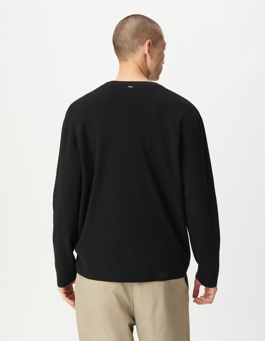schwarzer herren-strickcardigan mit knöpfen