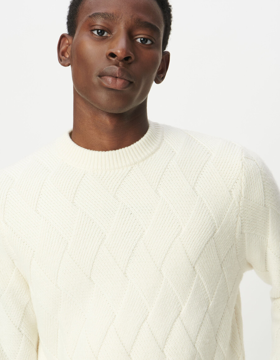 weißer herren-strickpullover aus wollmischung mit zopfmuster