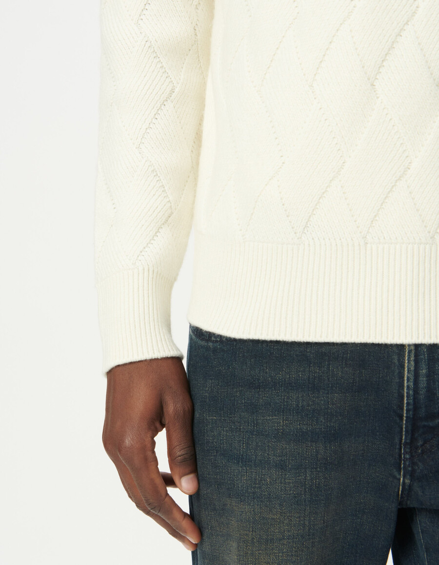 weißer herren-strickpullover aus wollmischung mit zopfmuster
