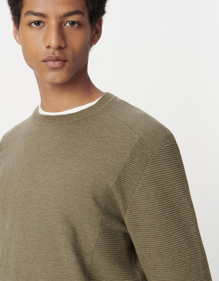 beigefarbener seawool-strickpullover für herren strukturierte seiten und ärmel
