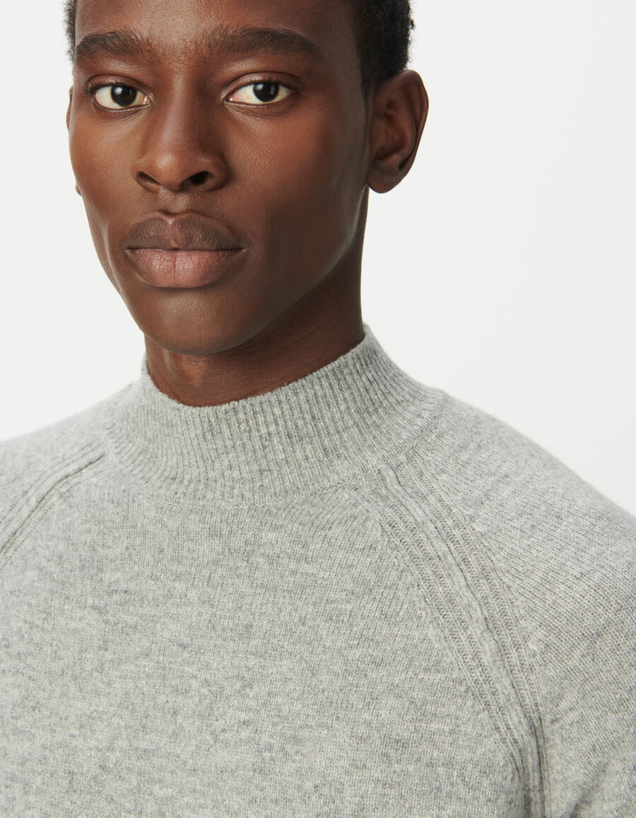 grauer strickpullover für herren mit stehkragen