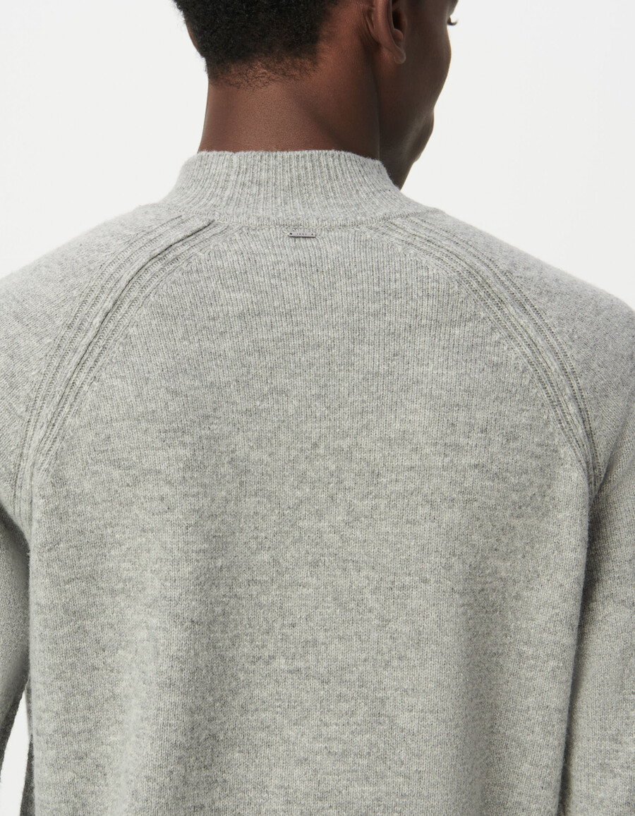 grauer strickpullover für herren mit stehkragen