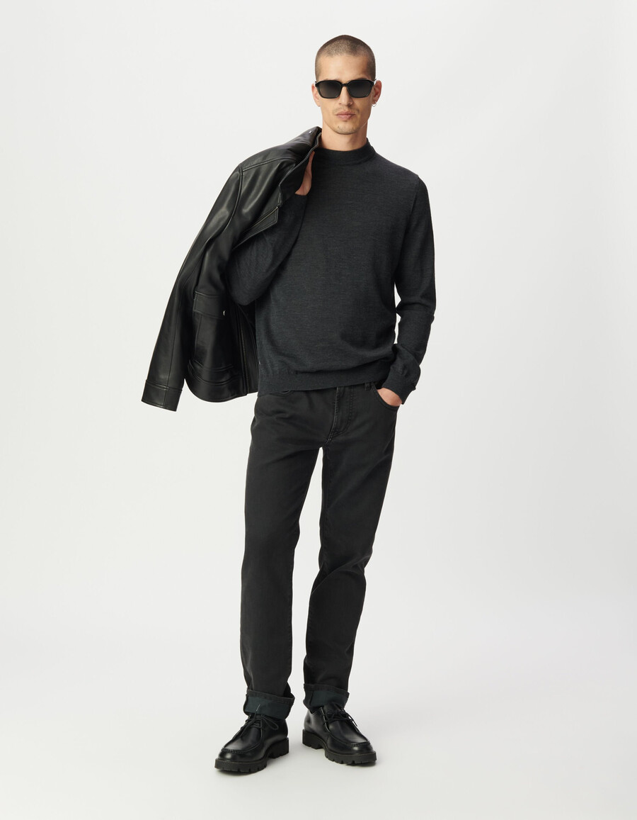 grauer strickpullover für herren mit stehkragen