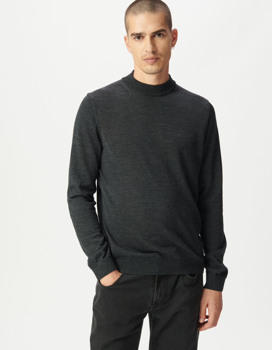 grauer strickpullover für herren mit stehkragen