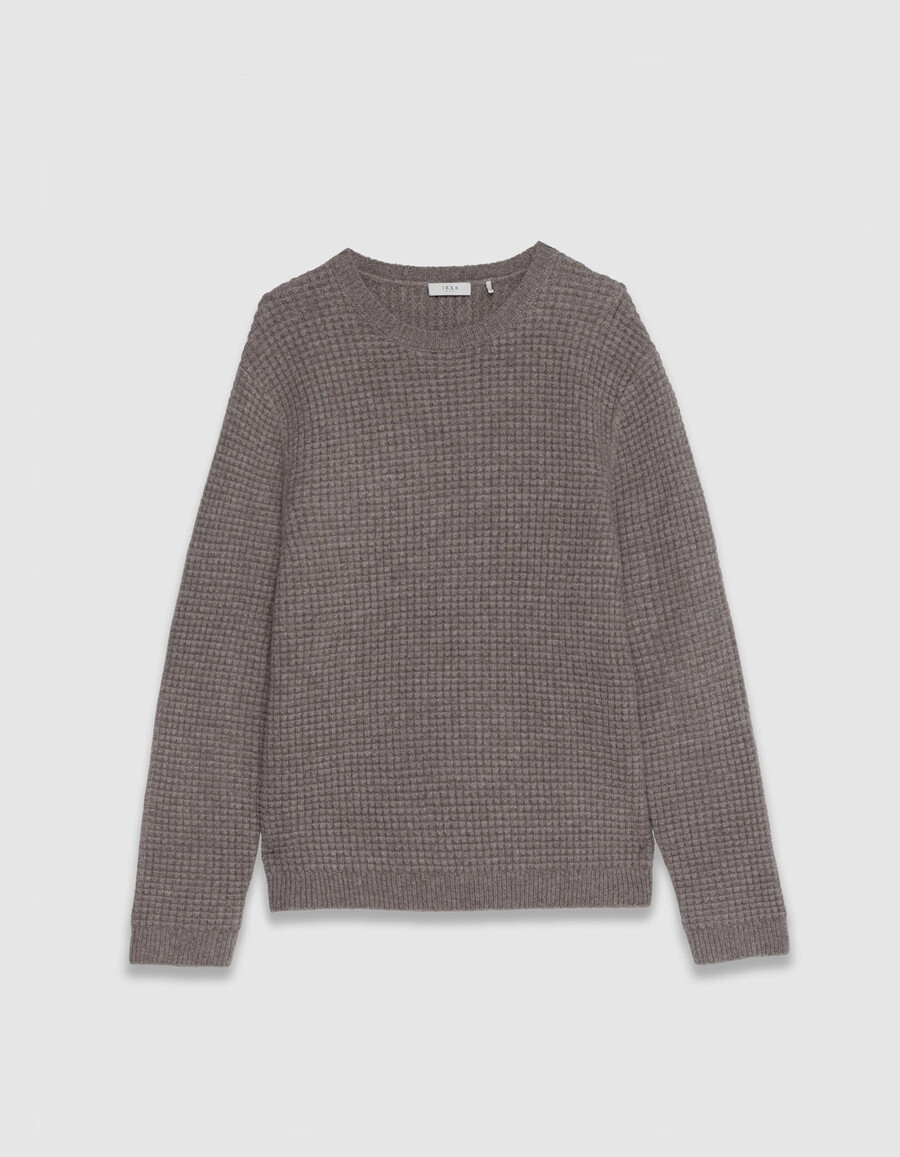 beigefarbener strickpullover für herren mit reliefmuster und rundhalsausschnitt