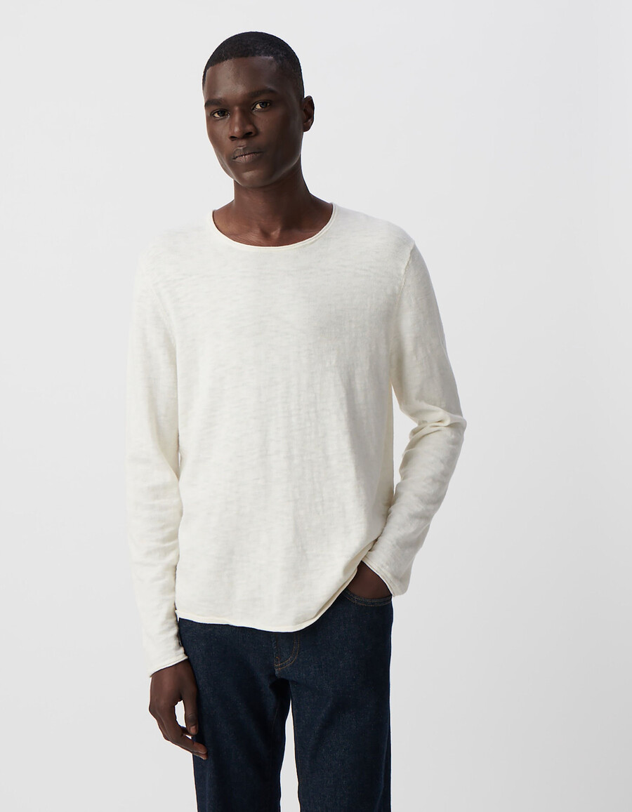 herrenpullover aus gesso-slub-strick mit gerollten kanten