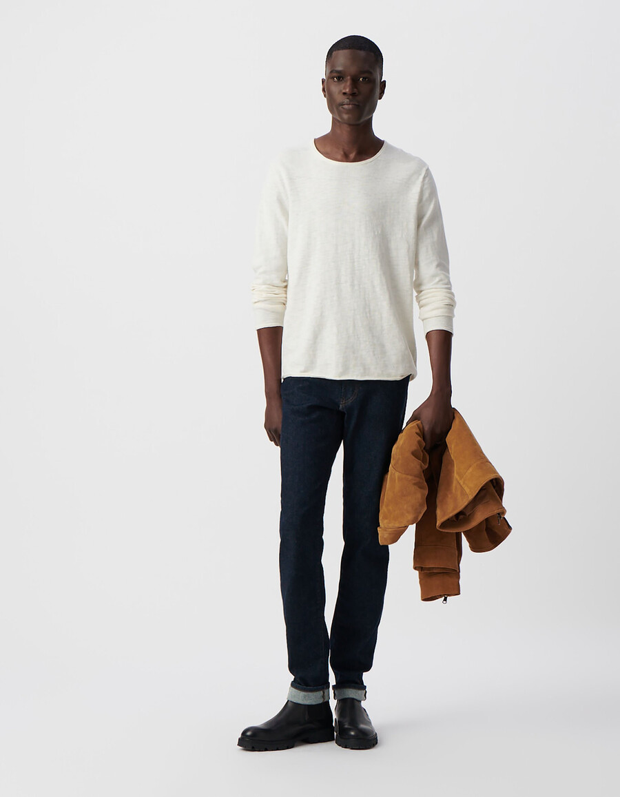 herrenpullover aus gesso-slub-strick mit gerollten kanten