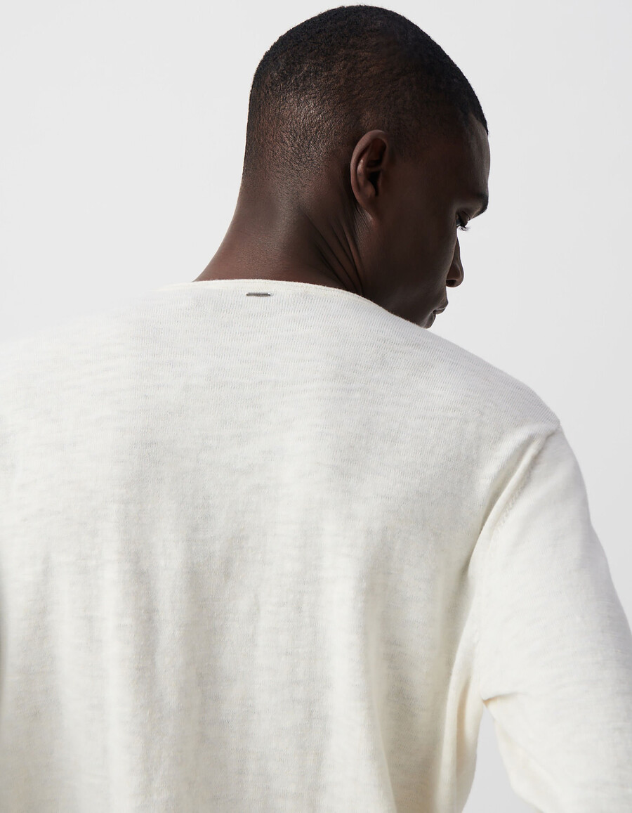 herrenpullover aus gesso-slub-strick mit gerollten kanten