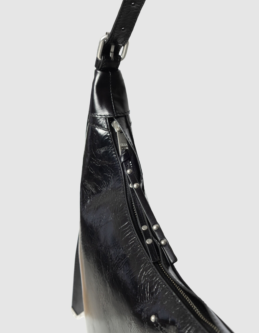 schwarze allane-halbmondtasche aus glasiertem leder für damen