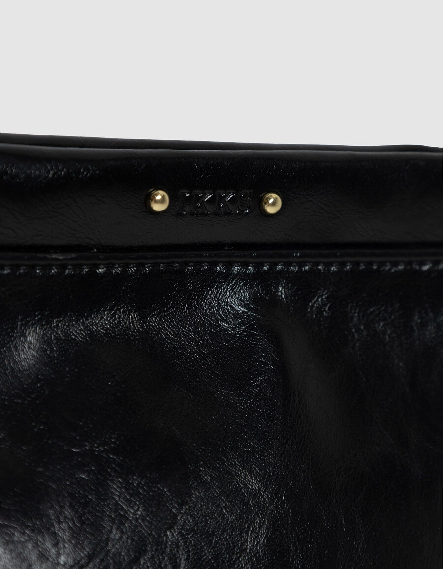 schwarze clutch-tasche aus glasiertem leder mit fransen für damen