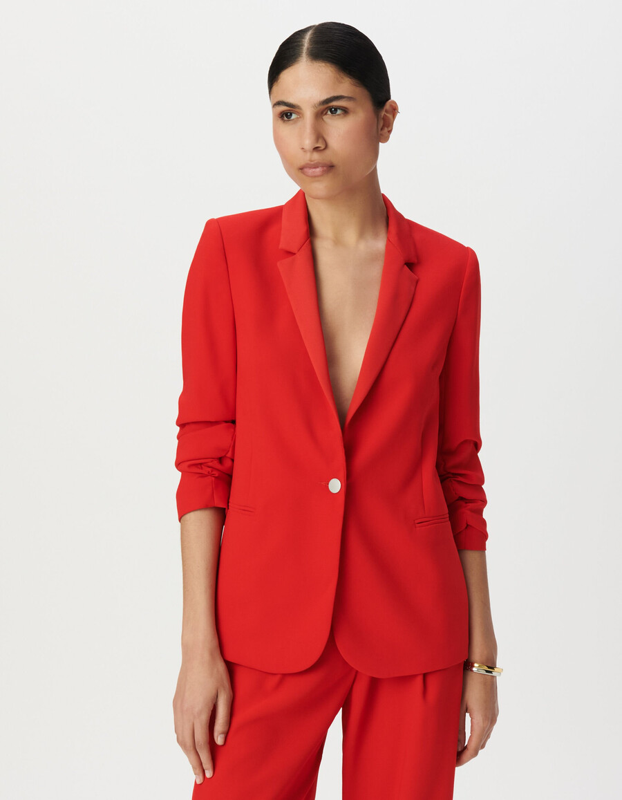 rote damen-blazerjacke mit gerafften ärmeln