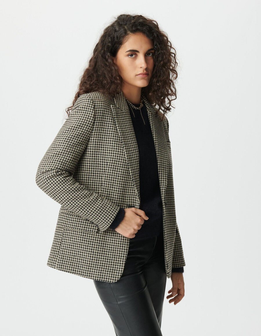 beigefarbener damen-anzugsblazer mit hahnentrittmuster