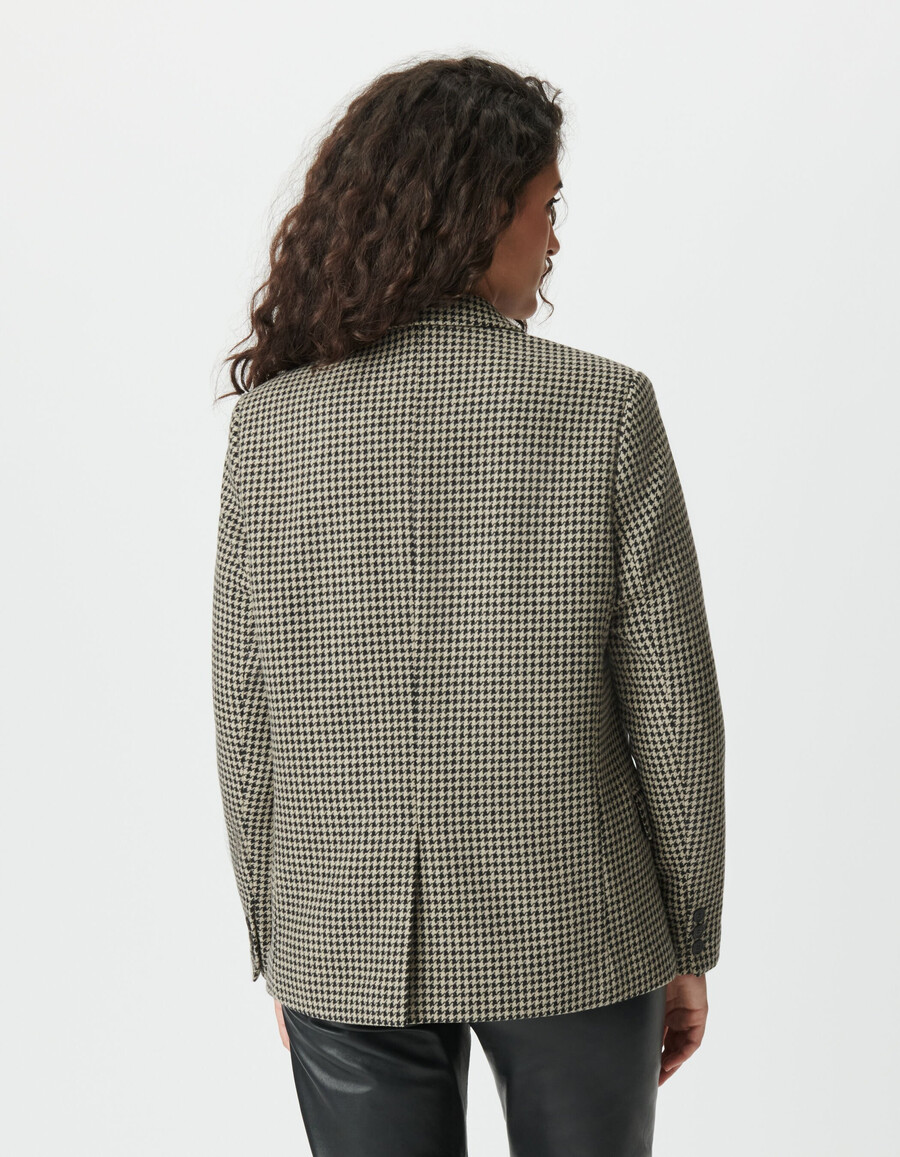 beigefarbener damen-anzugsblazer mit hahnentrittmuster