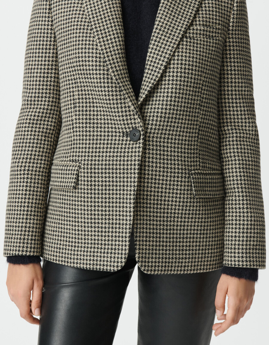 beigefarbener damen-anzugsblazer mit hahnentrittmuster