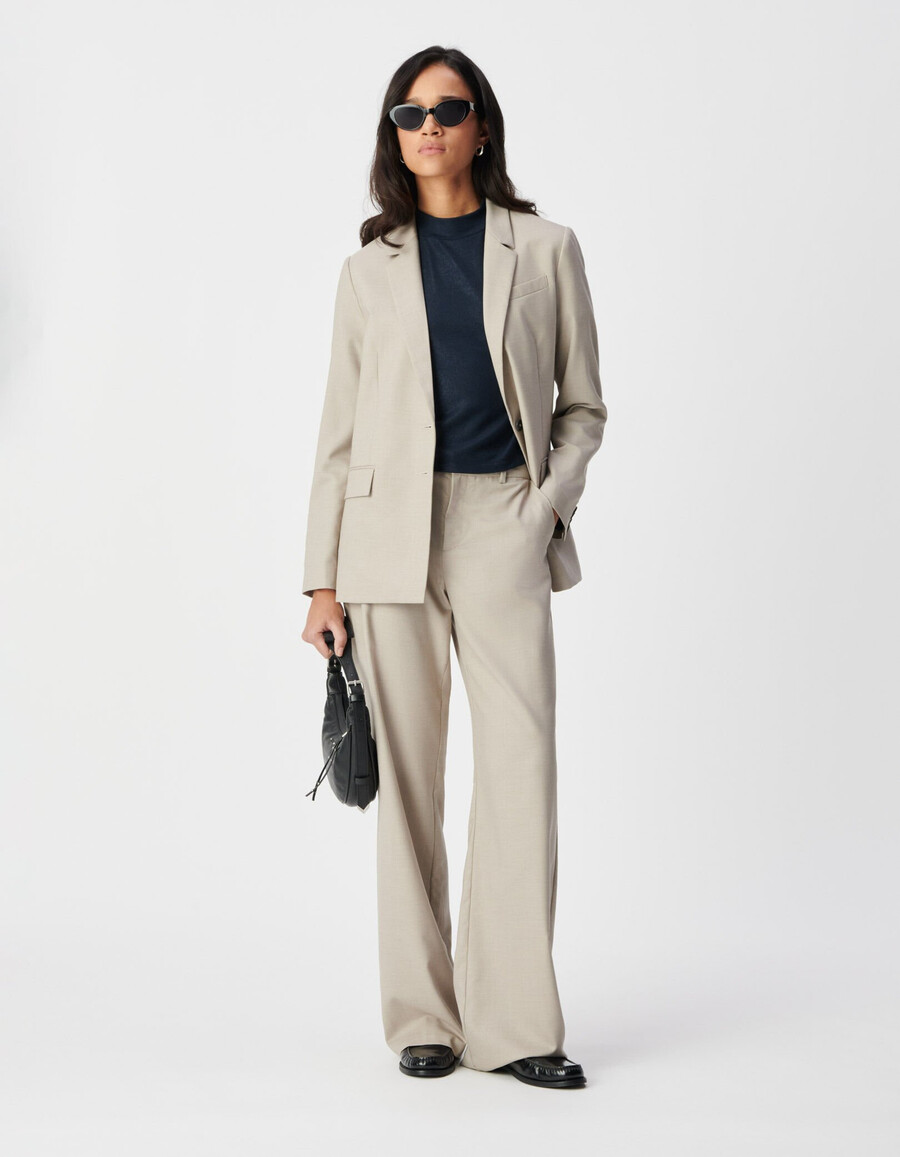 beigefarbener damen-anzugjacke