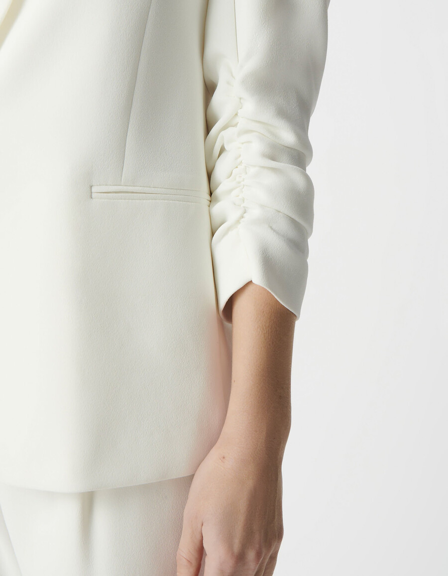 damen-anzugjacke aus recyceltem material in off-white