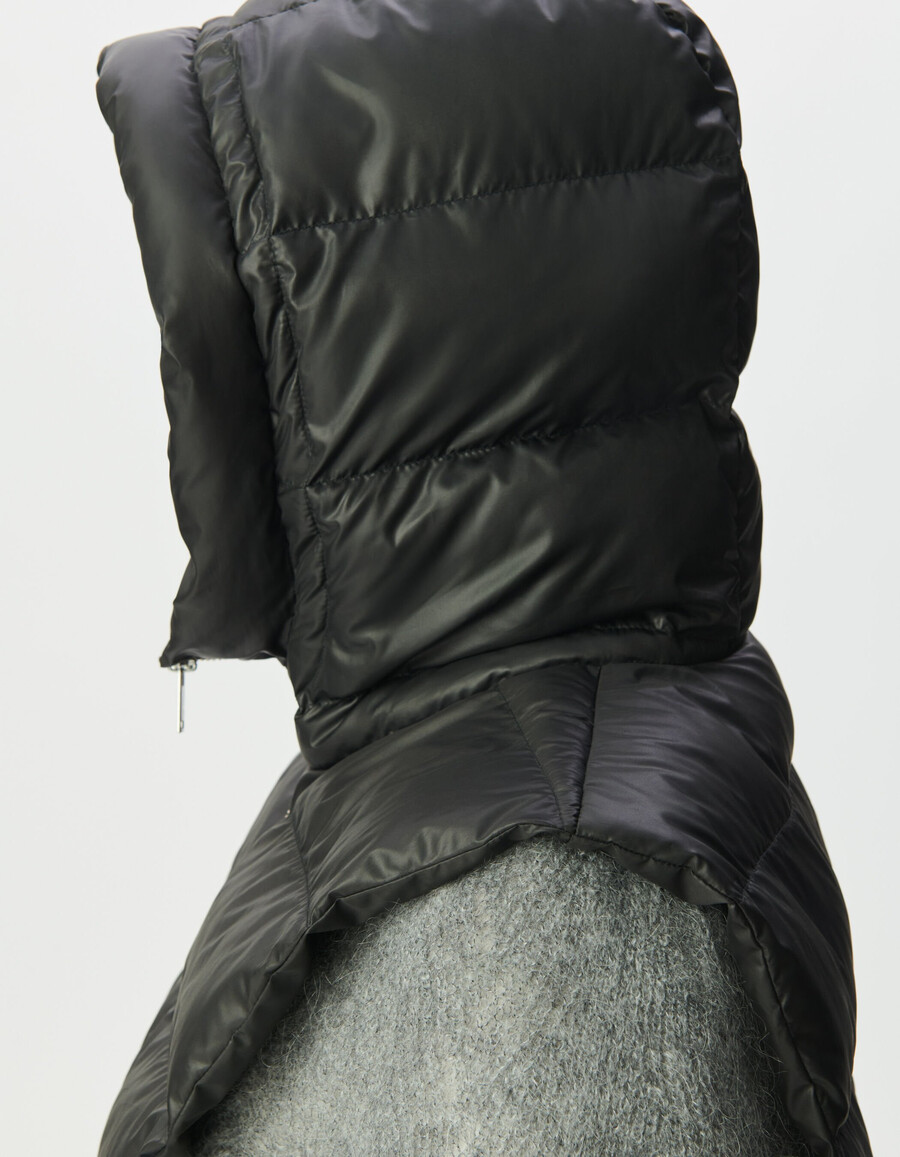 schwarze gesteppte damen-nylonjacke mit kapuze