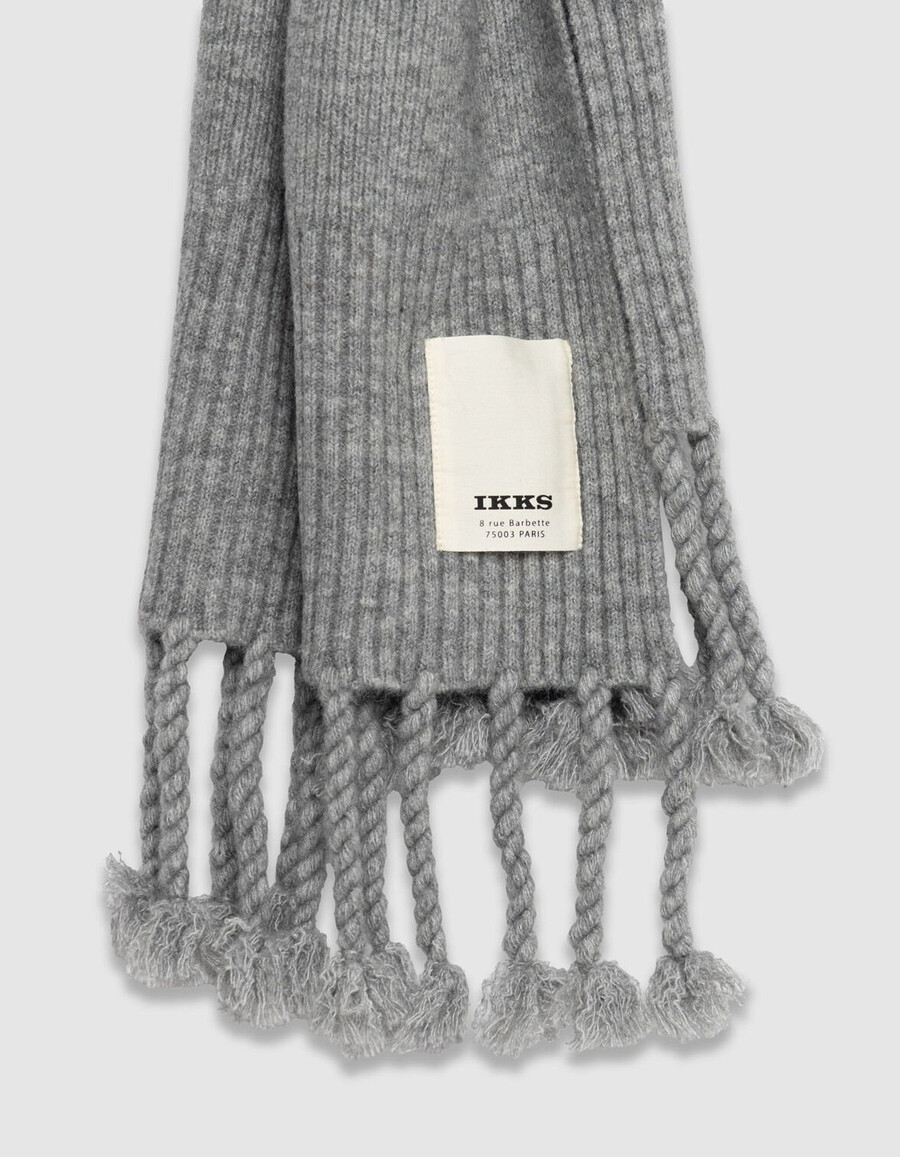 grauer strickschal mit fransen für damen