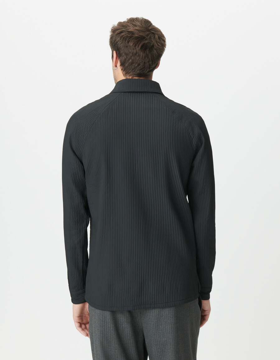 schwarzes gestepptes leichtes herren-overshirt