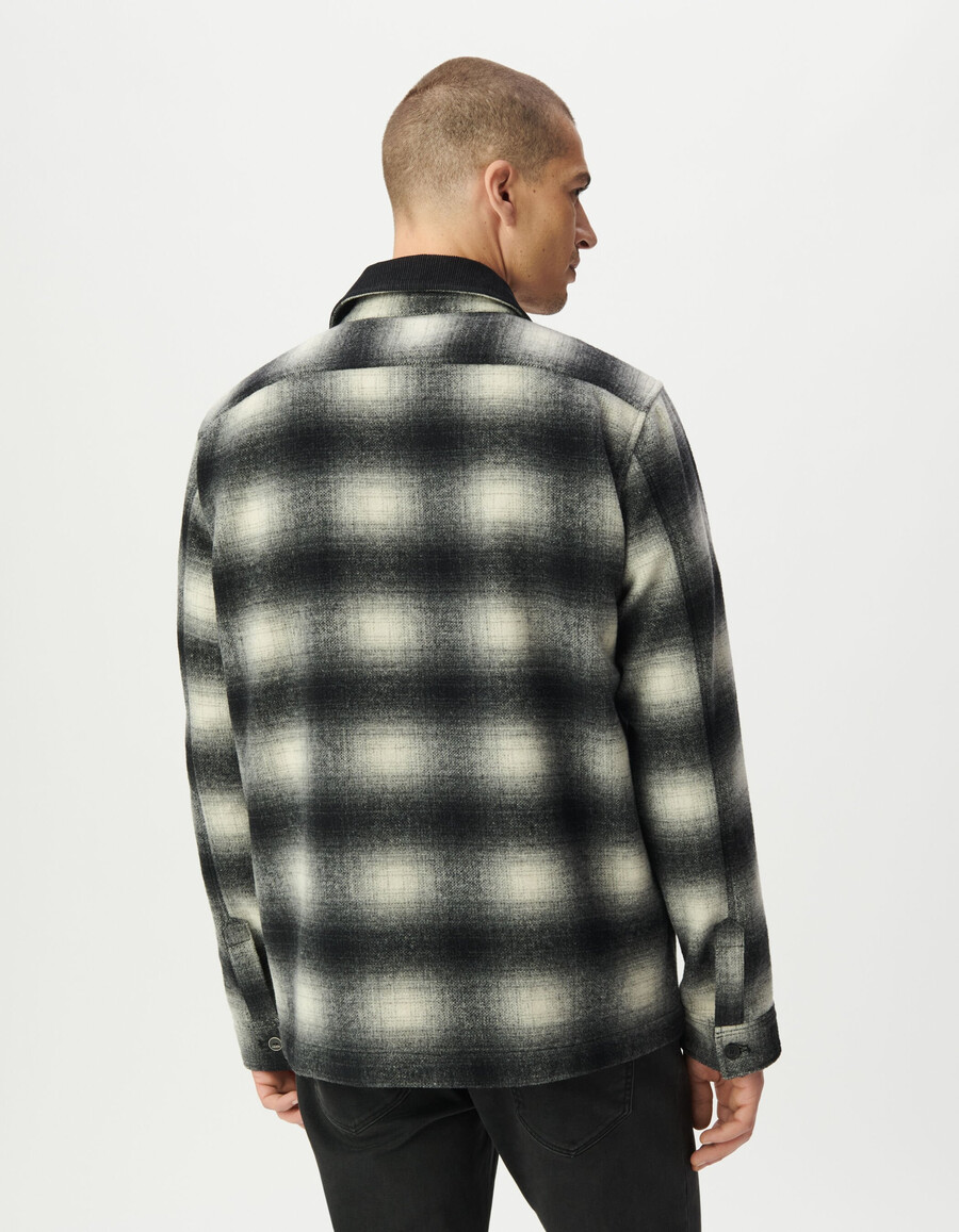 graues herren-overshirt mit karomuster und samtkragen